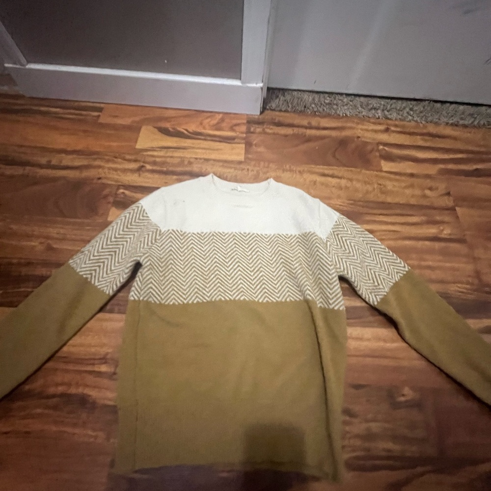 Women’s Chevron Pattern Sweater - Cream and Tan